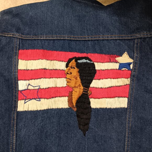 Vintage early 1970's Denim Jacket, upcycled with hand embroidery, size XS - S - Picture 3 of 10